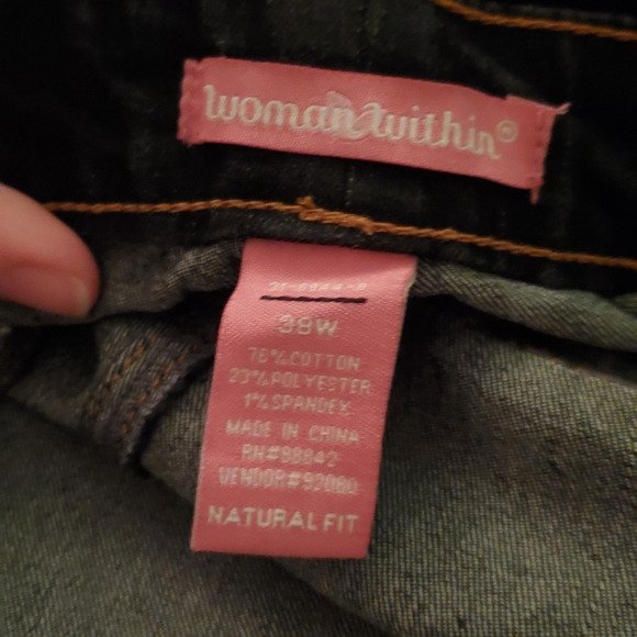 Woman within dark jean Bermuda shorts 38W - Picture 5 of 5